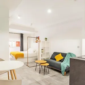 Aparthotel Loftinmalaga, Malaga